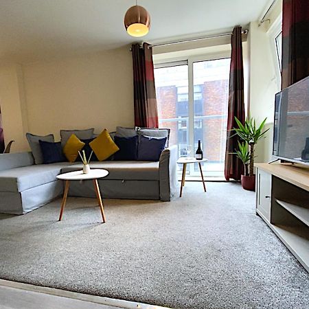 Stylish Two Bed City Apartment With Secure Parking เซาธ์แธมป์ตัน ภายนอก รูปภาพ