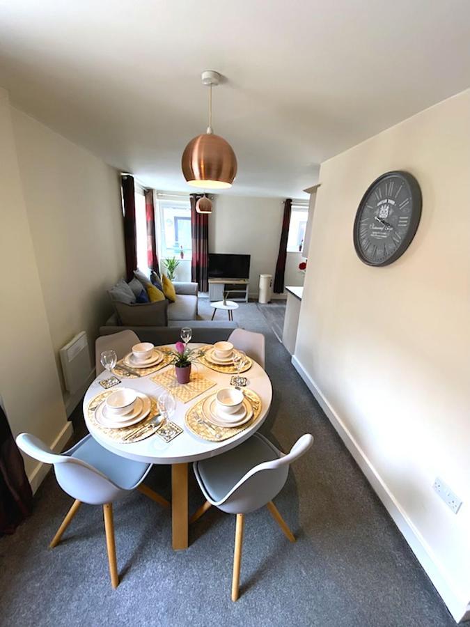 Stylish Two Bed City Apartment With Secure Parking เซาธ์แธมป์ตัน ภายนอก รูปภาพ