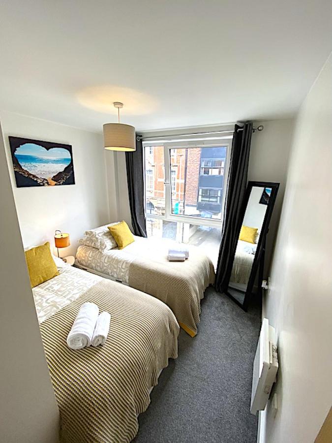 Stylish Two Bed City Apartment With Secure Parking เซาธ์แธมป์ตัน ภายนอก รูปภาพ